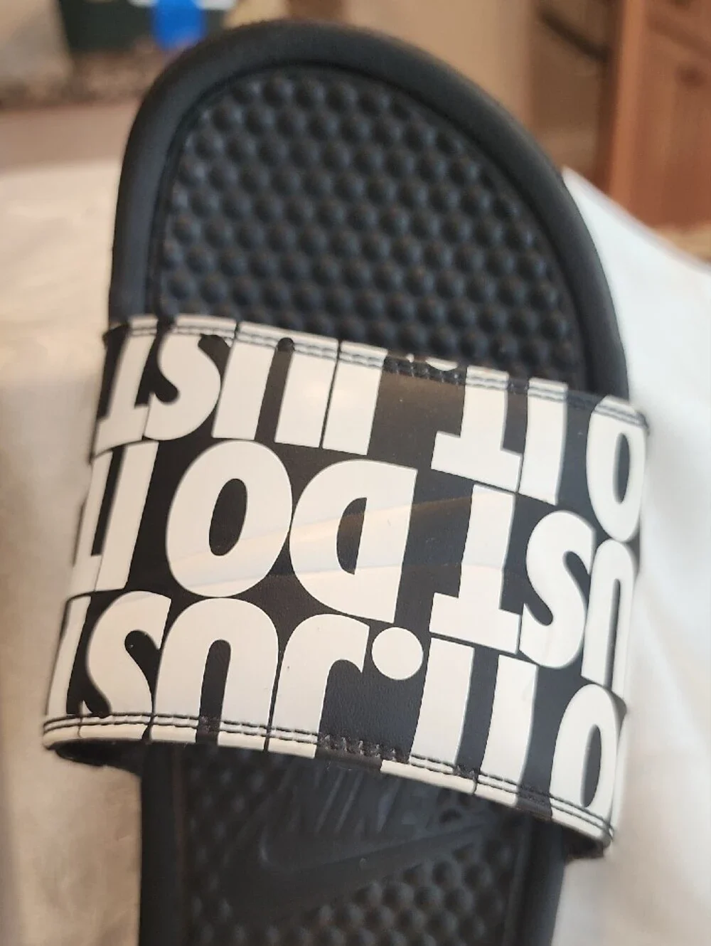 Nike Black & White 'Just Do It' Slide Sandals - Fantastic Condition- Size 9 [V1]